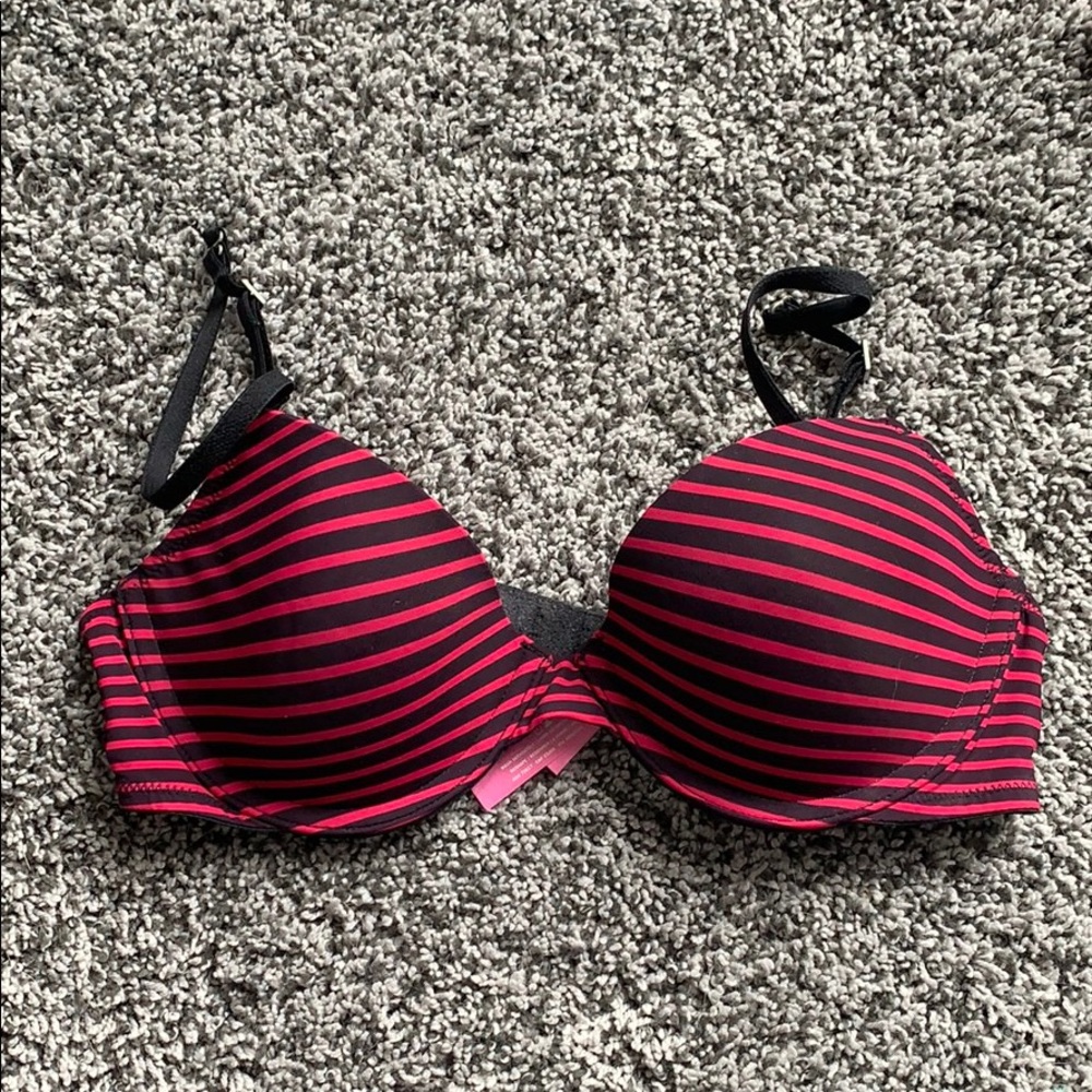 Pink- T-shirt Demi bra